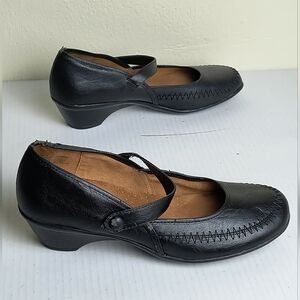 Black Mary Jane Shoes with Textured Leather Women's Size 9 Casual